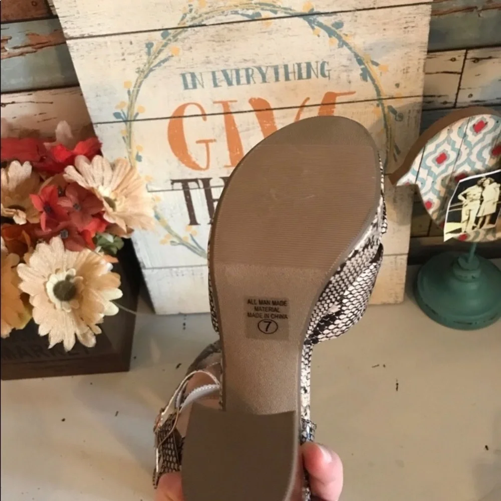 Snakeskin Strappy Platform Heels Sz 7 NEW